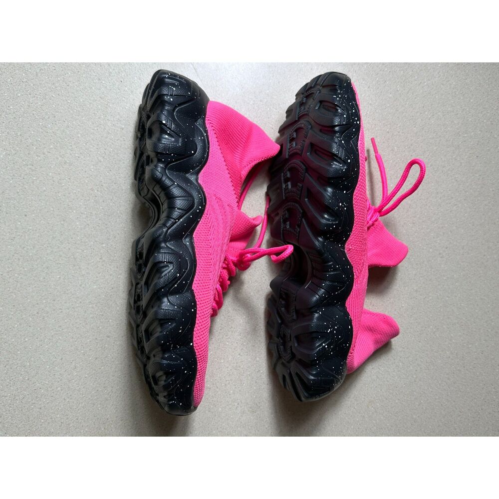 Women's Fashion Knit Sneakers Slip On Hot Pink With Black Soles Size 38 (7.5) - Picture 4 of 5
